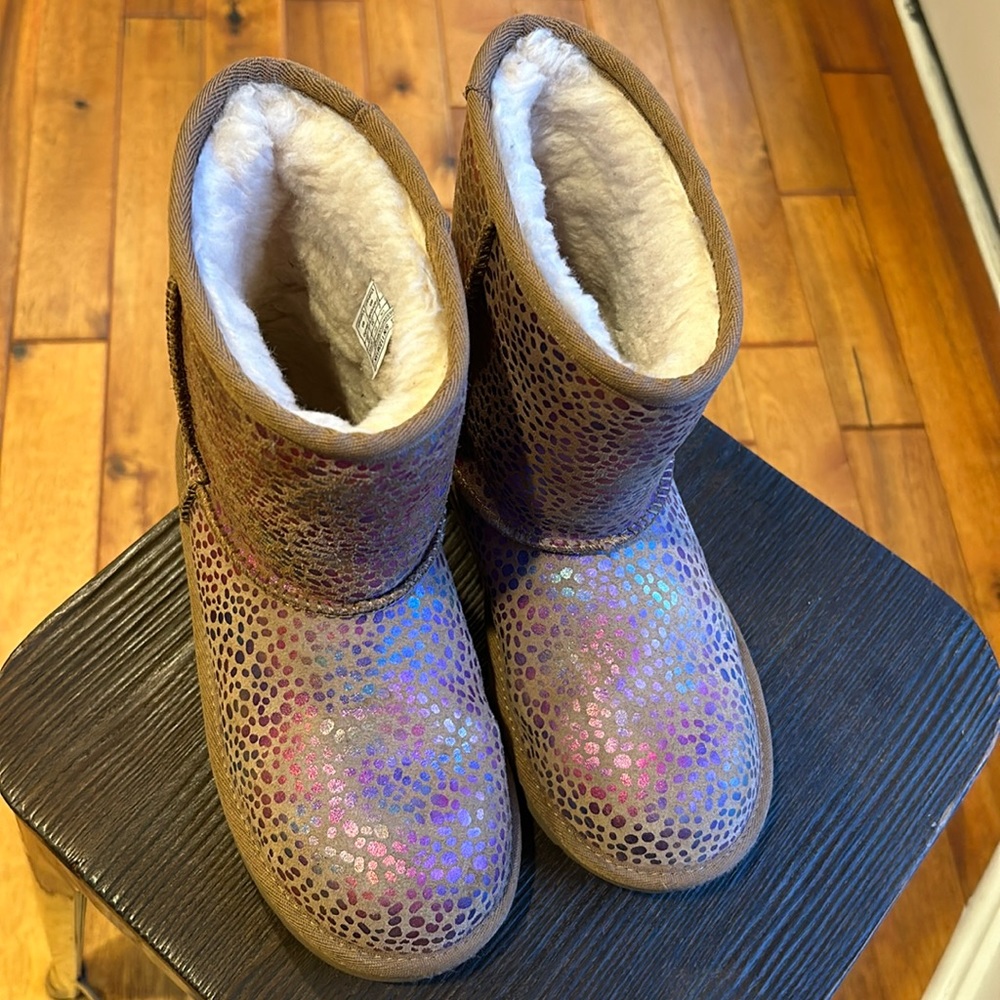 EUC, barely worn Kids UGG boots